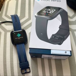 FitBit Versa 2 - Device + Charger + Two Bands